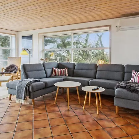 Brigida - 500m From The Sea By Interhome